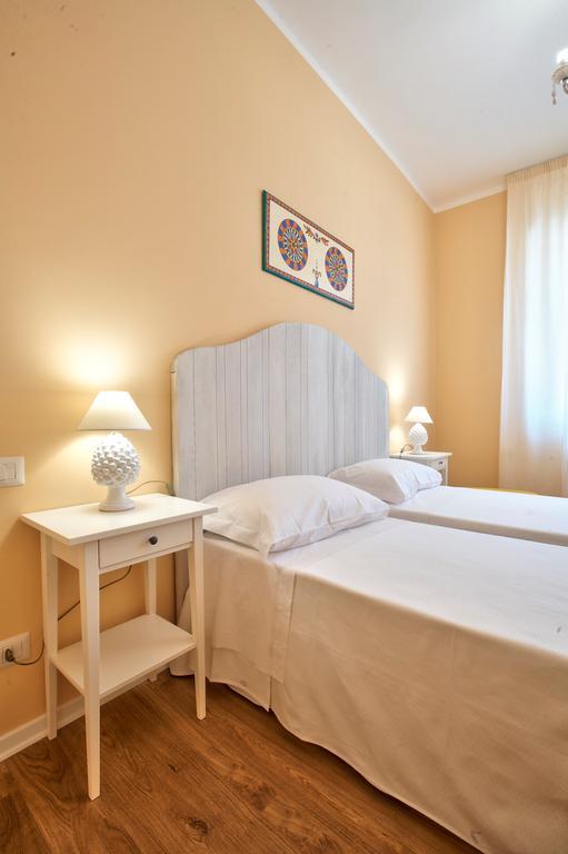 B&B Del Corso Capo dʼOrlando Eksteriør billede